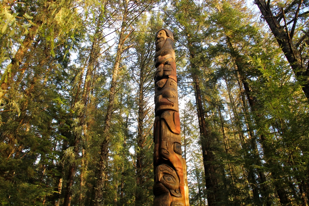 16 Astonishing National Parks in Alaska 18 A totem pole in a spruce forest in Sitka, one of the national parks in Alaska