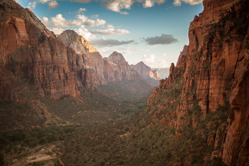 13 Unbelievable National Parks in Utah 77 Rocks part to frame a canyon below in Zion, one of the national parks in Utah