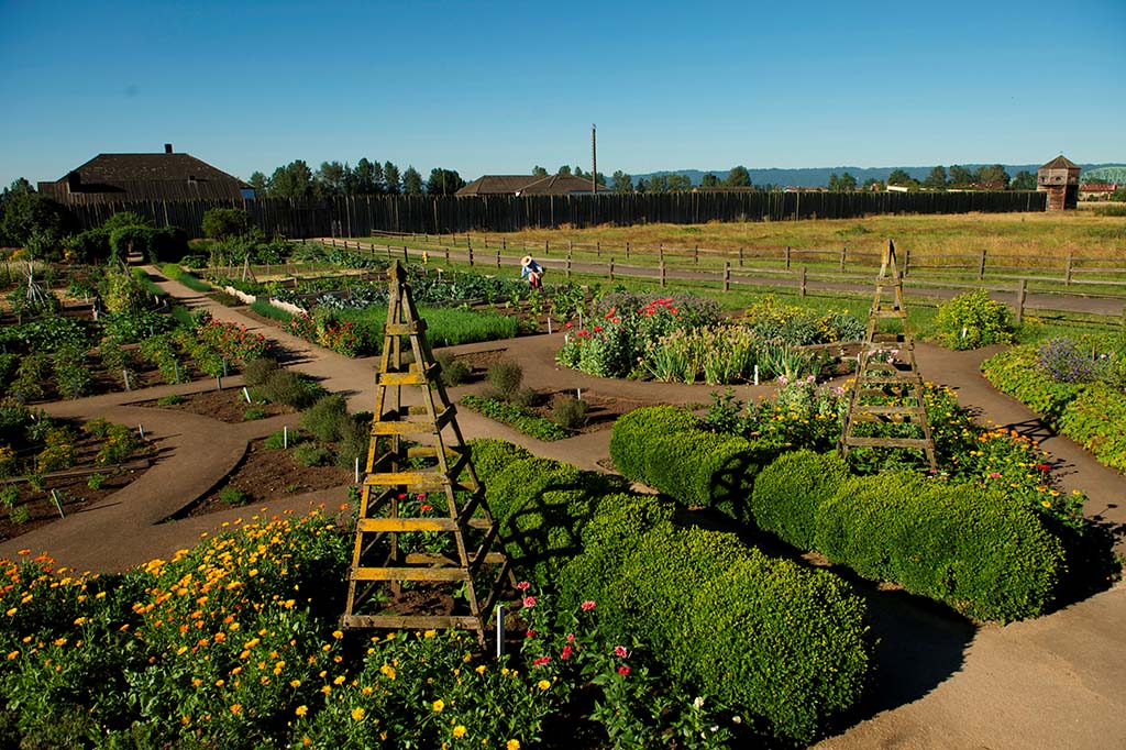 5 Incredible National Parks in Oregon 19 A historic English garden