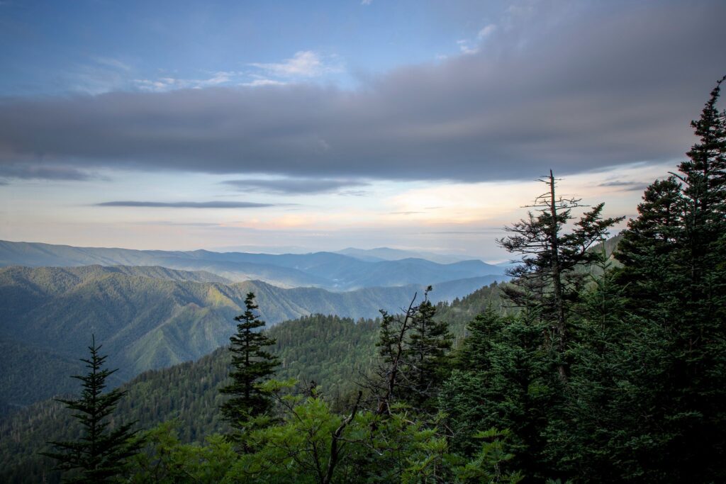 Hiking Alum Cave Trail in Great Smoky Mountains National Park 6 View over the Smoky Mountains from the Alum Cave Trail to Mount LeConte